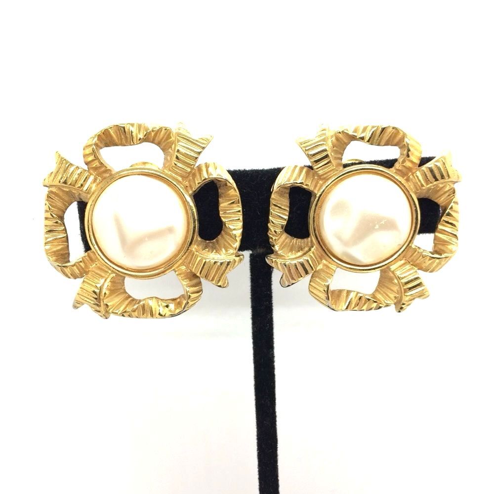 VINTAGE MONET Earrings Gold Bow Faux Baroque Pearl 80s Runway 1.25"